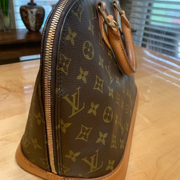 Louis Vuitton Alma PM - Picture 3 of 16